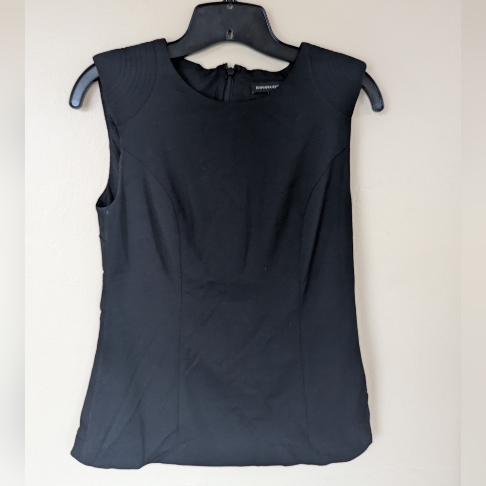Banana Republic Padded Shoulder Sleeveless Dress Top/Blouse, Black (SIZE 0)